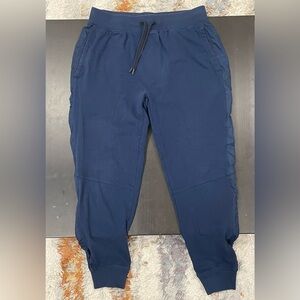 Under Armour *Great Cond* Fitted Jogger Sweatpants with pockets. Size L